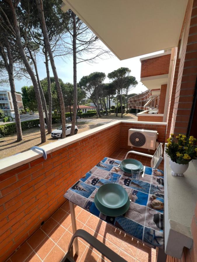 Twin Pine Trees Flats, Near Beach Bibione Bagian luar foto